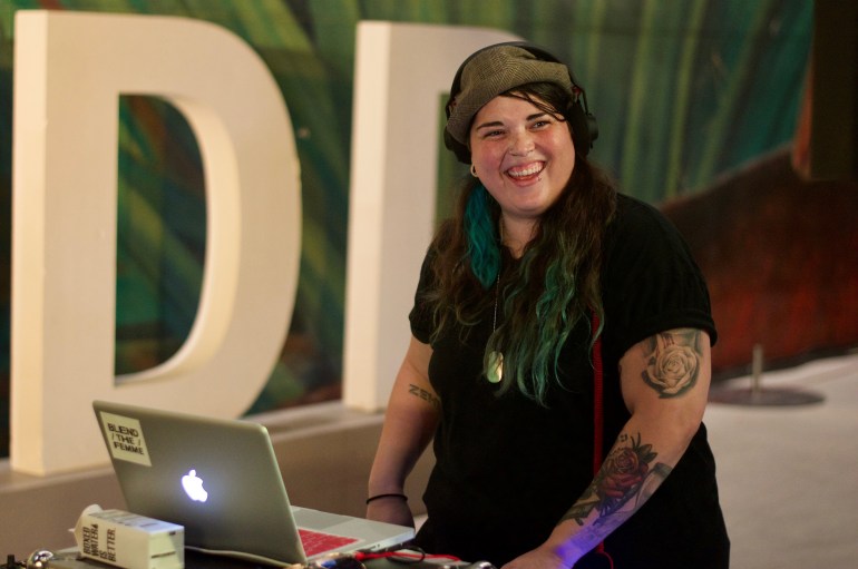 DSC_2180-ZF-9210-58677-1-001-013